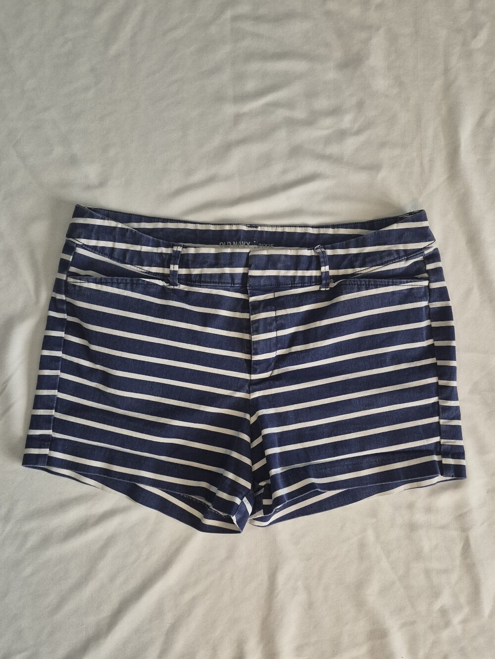 Old Navy Chino Style Navy and White Striped Women’s Shorts Size 8